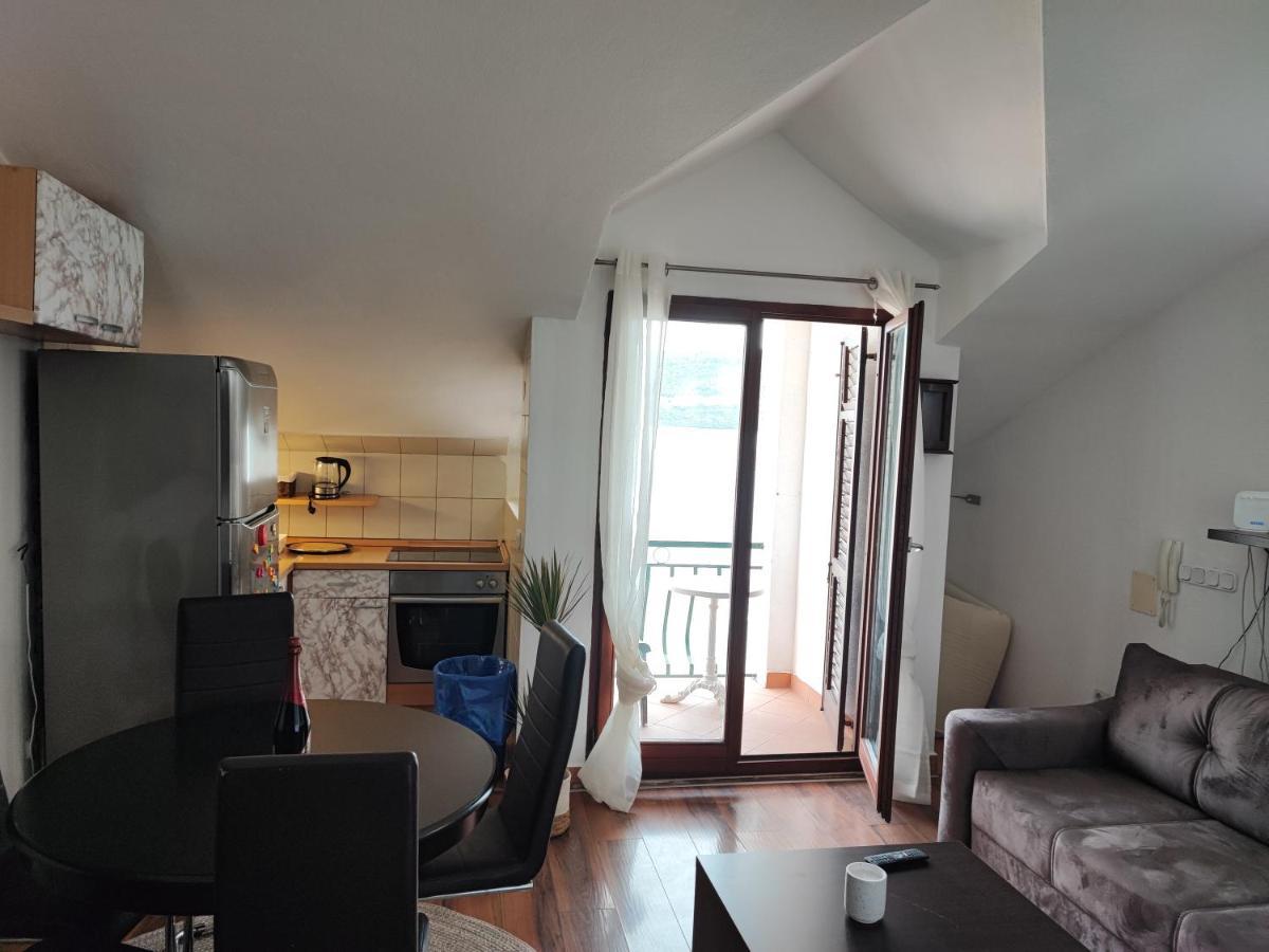 Apartments Villa Kresic ネウム エクステリア 写真