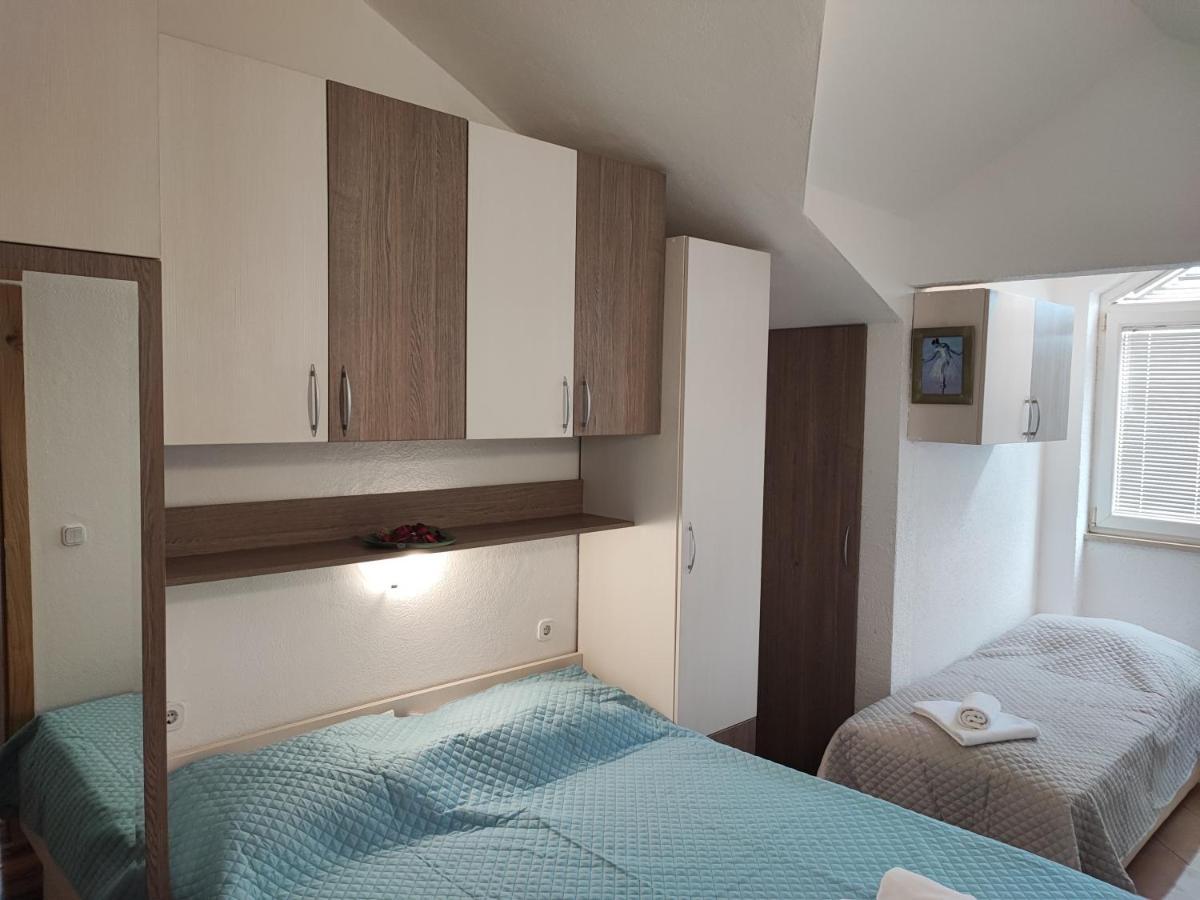 Apartments Villa Kresic ネウム エクステリア 写真