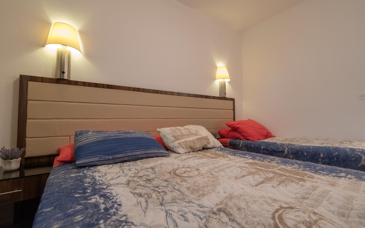Apartments Villa Kresic ネウム エクステリア 写真