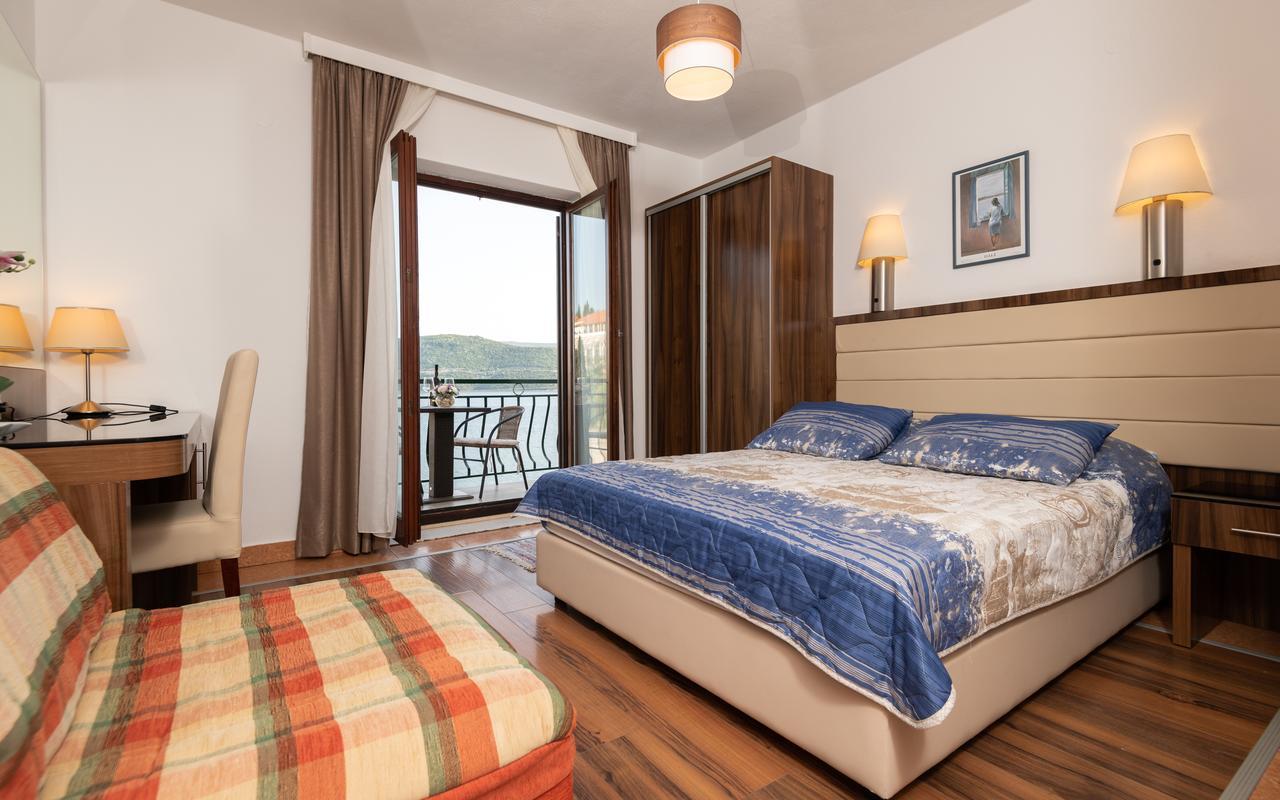 Apartments Villa Kresic ネウム エクステリア 写真