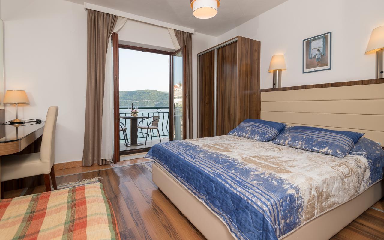 Apartments Villa Kresic ネウム エクステリア 写真
