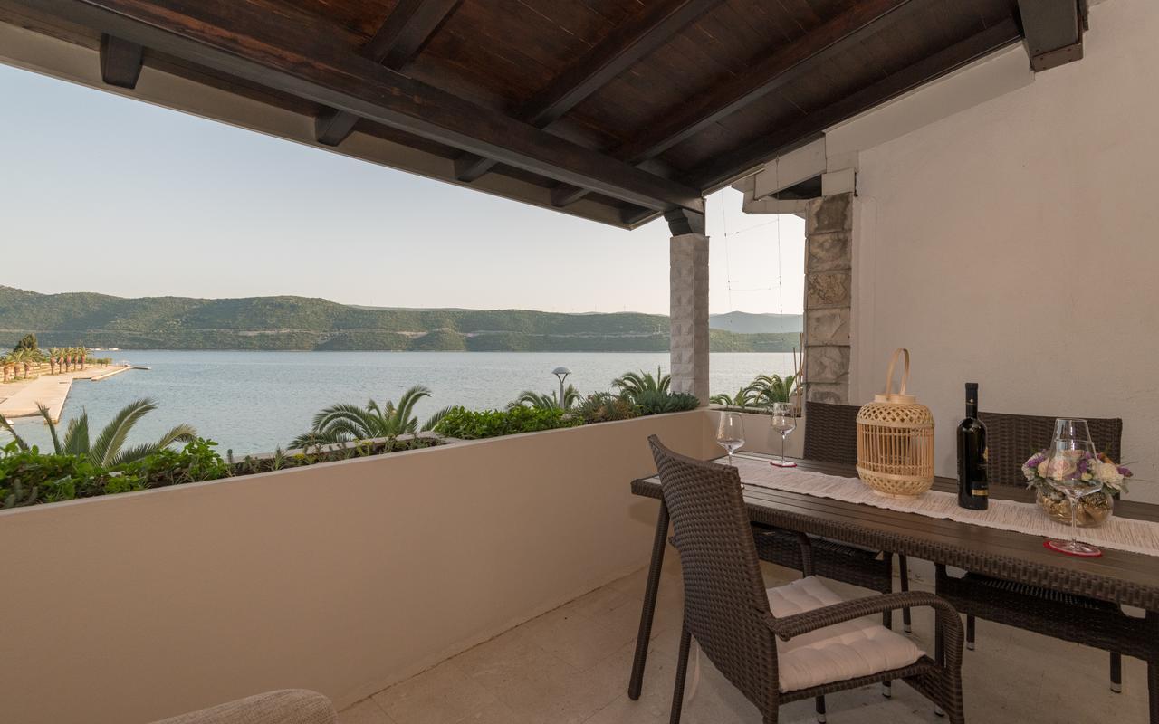Apartments Villa Kresic ネウム エクステリア 写真