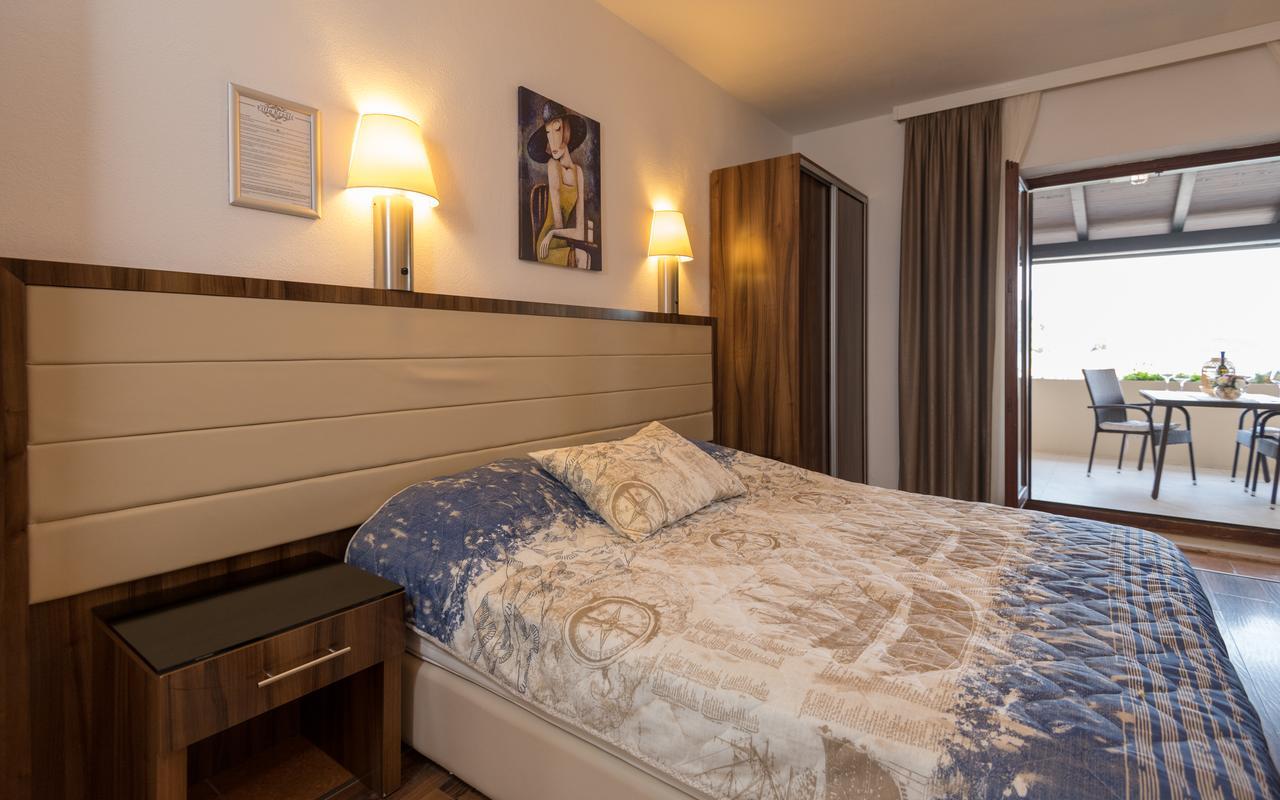 Apartments Villa Kresic ネウム エクステリア 写真