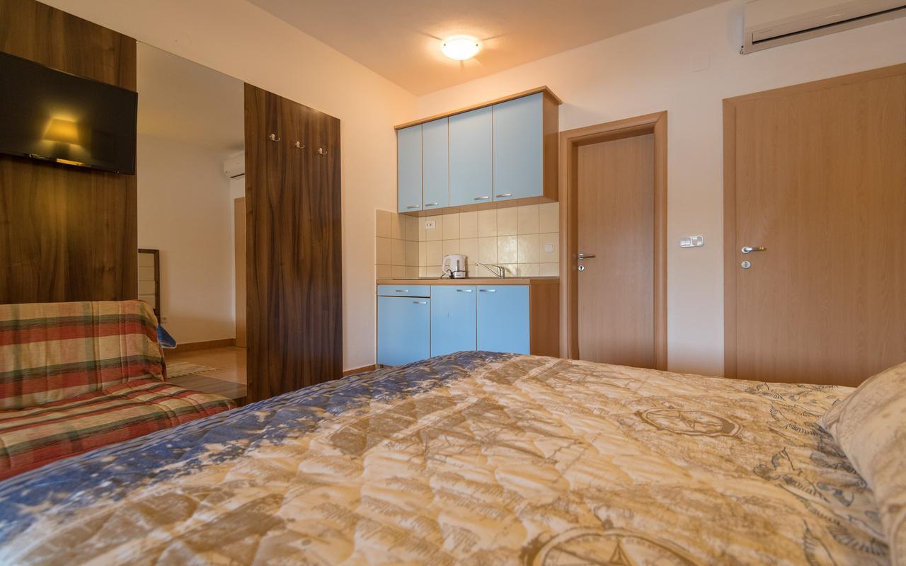Apartments Villa Kresic ネウム エクステリア 写真