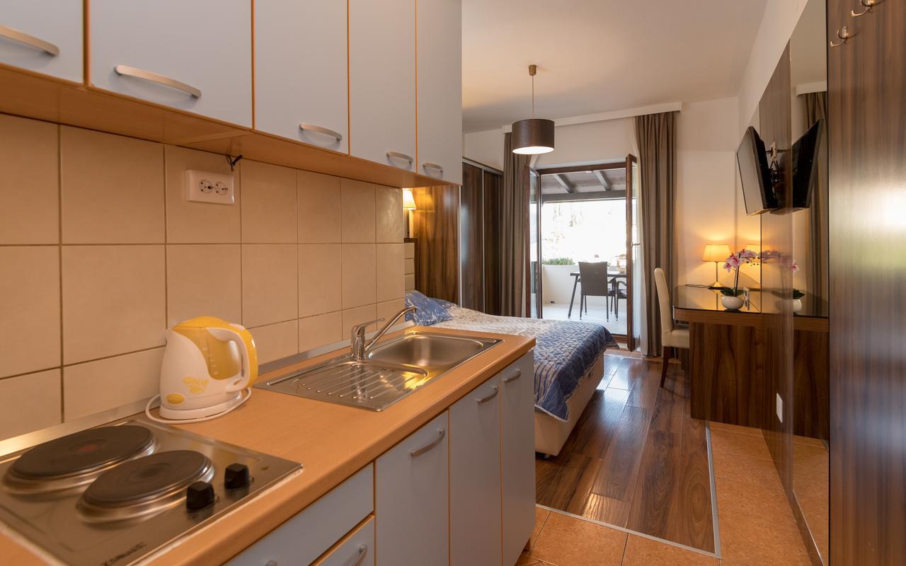 Apartments Villa Kresic ネウム エクステリア 写真